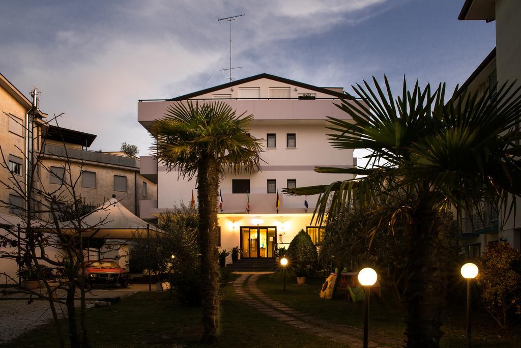 Albergo Ridente Lido di Jesolo Exterior foto
